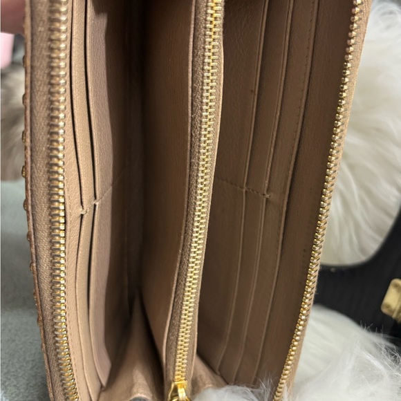 MIU MIU ZIPPY WALLET - Picture 12 of 16